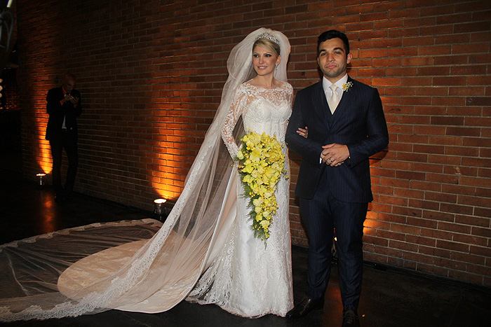 Grande dia! Antônia Fontenelle e Jonathan Costa se casam