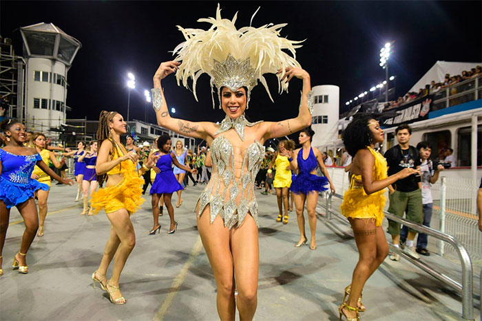 Gabi Miranda afirma: 'Ganhei seis quilos para o Carnaval'
