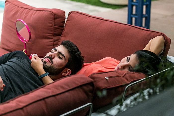 Intensa, ela viveu cada segundo do lado do ator como se fosse o último. Deu atenção, carinho e amor para Juliano, mas depois que ficou sabendo quem ele realmente era, Munik confessou para Maria Cláudia, no último domingo (3), que queria conversar com ele numa boa