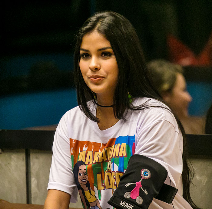 Dona de uma beleza natural, Munik nunca precisou de maquiagem para chamar atenção. Com seu jeito simples, a goiana ganhou o coração do público de casa