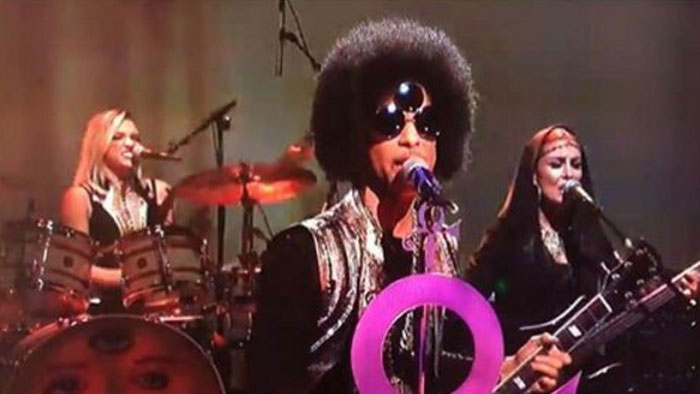 Prince durante a noite de premiação do American Music Awards, em 2015