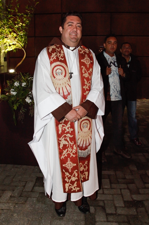 Padre Leandro Campo, responsável pela cerimônia