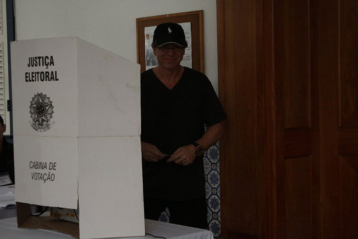 Eleição! Famosos votam no Rio de Janeiro