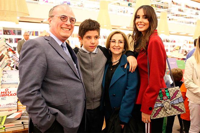 Toda a família do apresentador esteve presente no lançamento