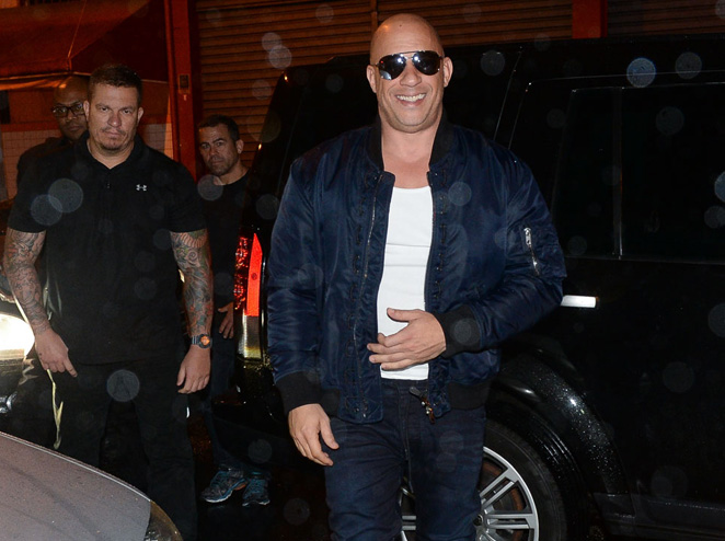Vin Diesel arrasa na simpatia na madrugada de São Paulo