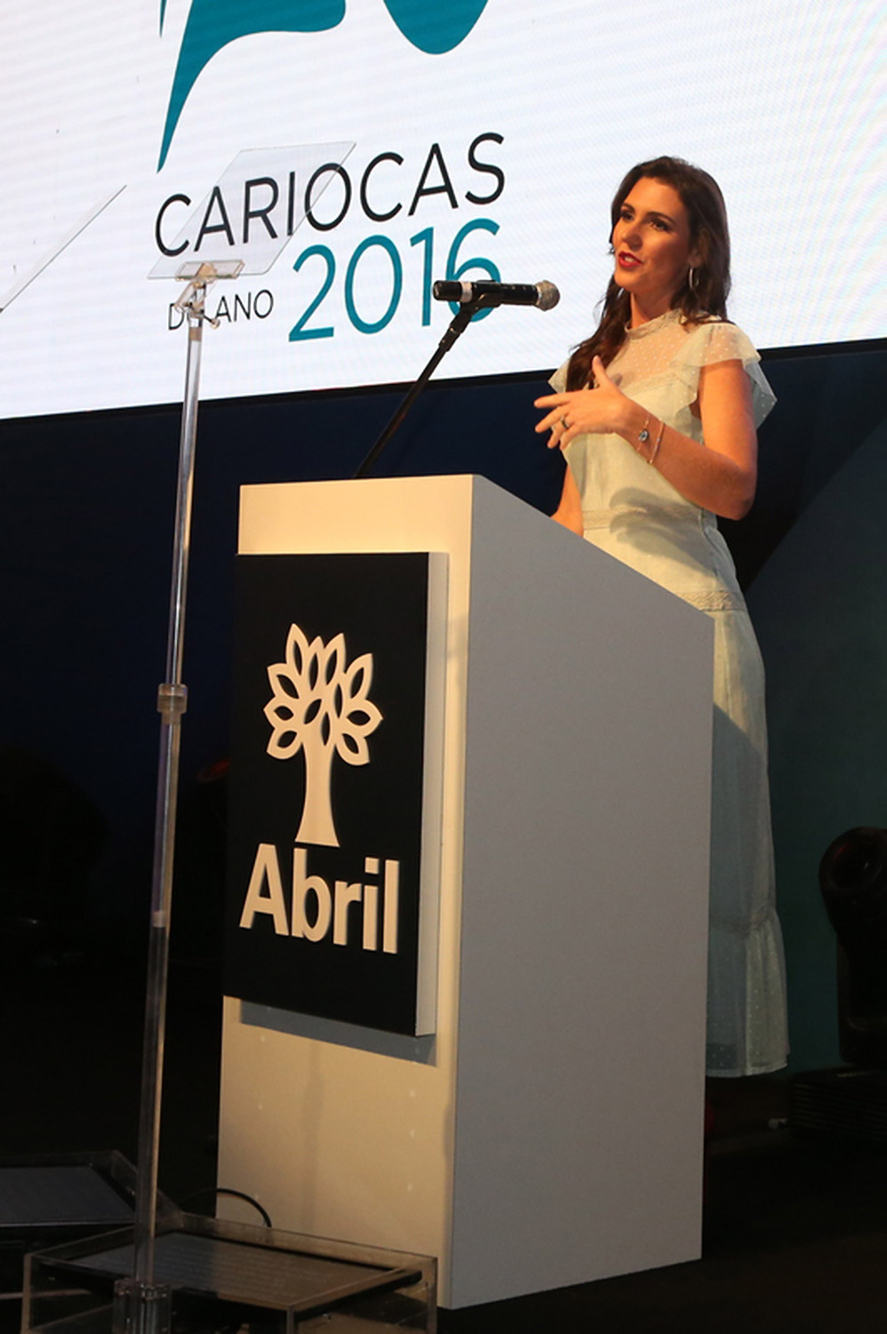 Famosos participam do Prêmio Cariocas do Ano