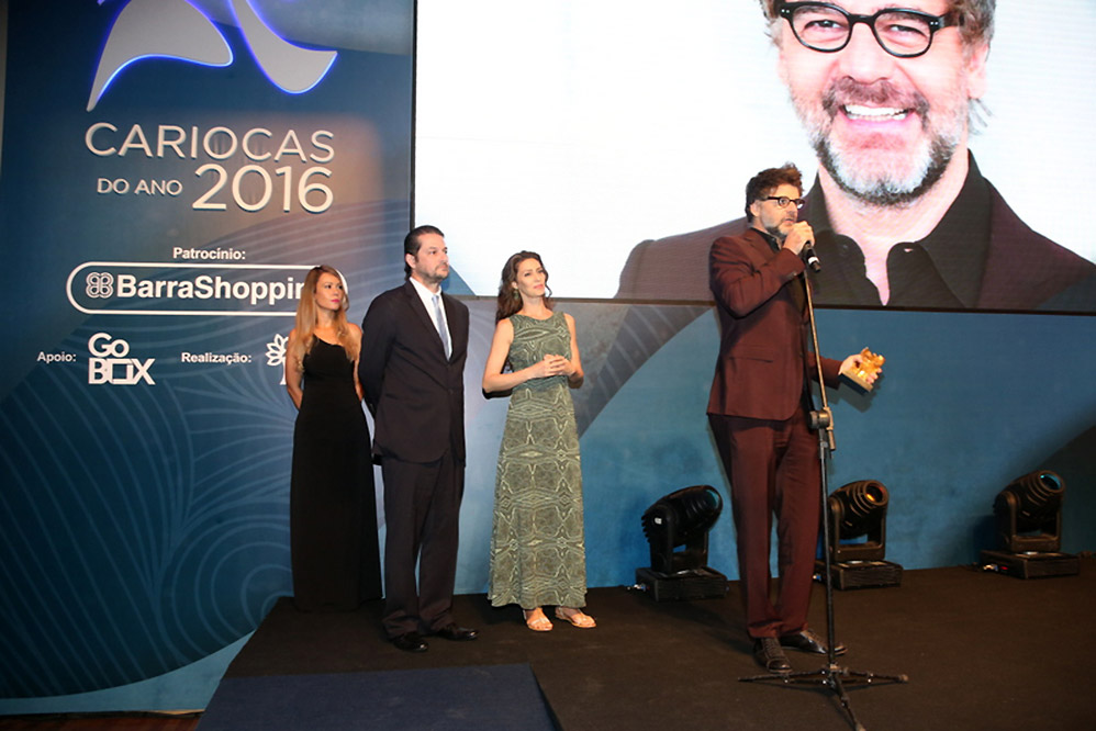 Famosos participam do Prêmio Cariocas do Ano