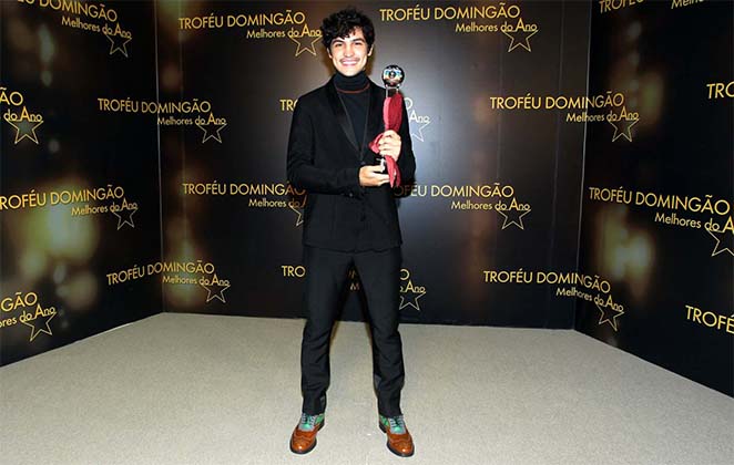 Ator Coadjuvante - Gabriel Leone pelo personagem Miguel, de Velho Chico. E