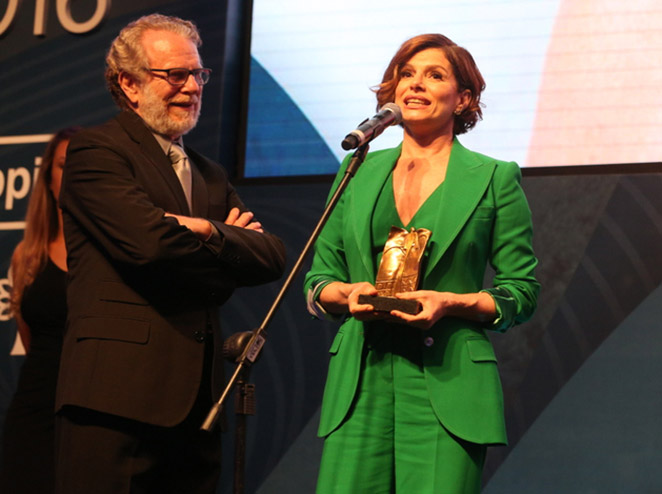 Jonas Bloch e seu olhar orgulhoso para a filha, Deborah Bloch