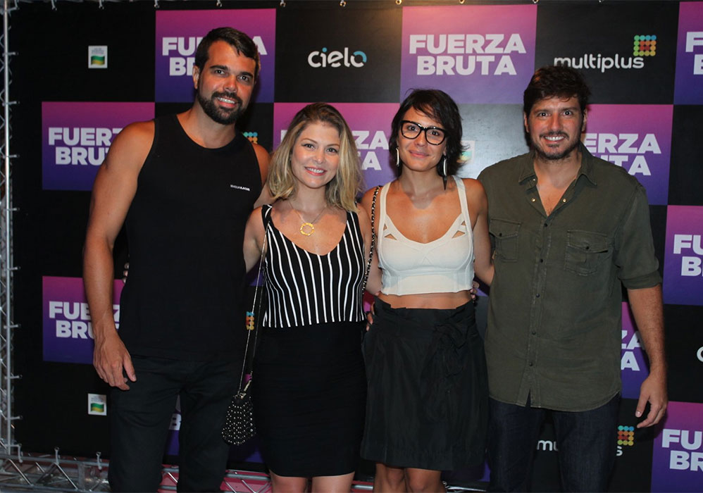   Famosos aplaudiram a estreia de Fuerza Bruta, no Rio