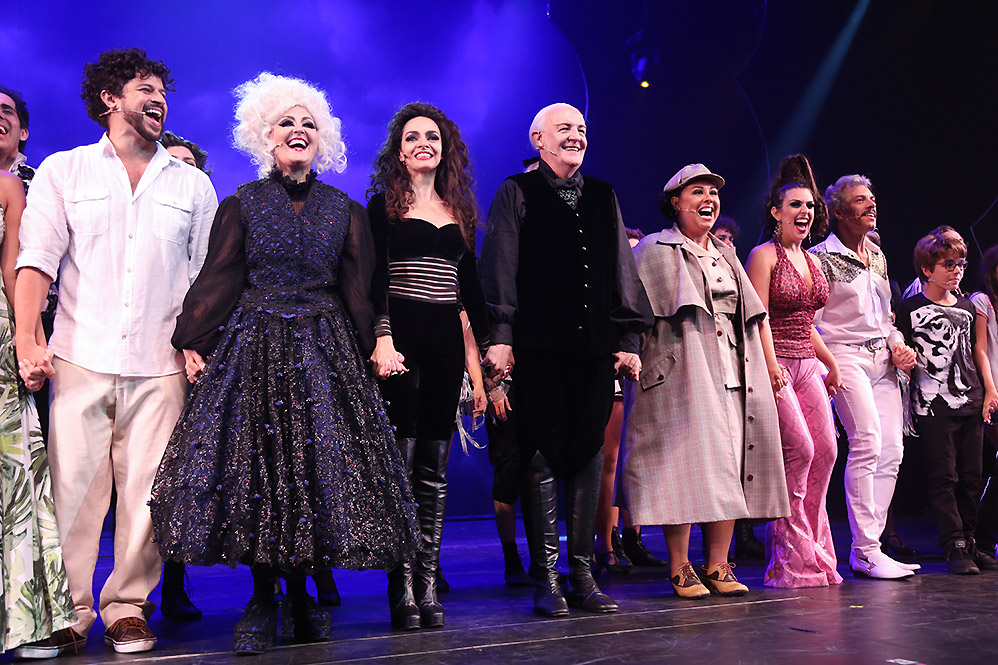 Famosos na sessão para convidados do espetáculo Vamp, no Rio