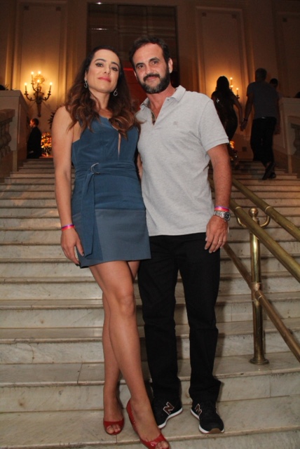 Carol Sampaio recebe celebridades em sua festa de 35 anos