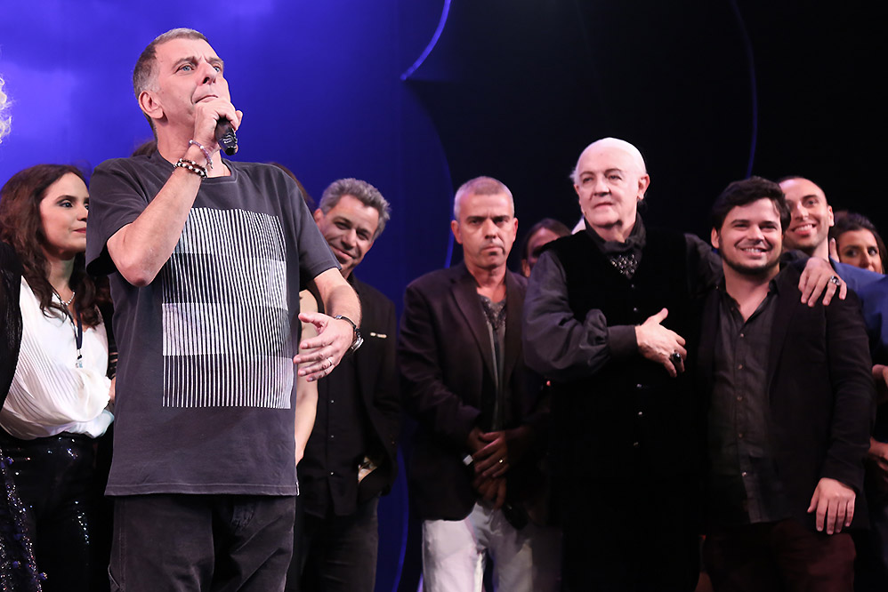 Famosos na sessão para convidados do espetáculo Vamp, no Rio