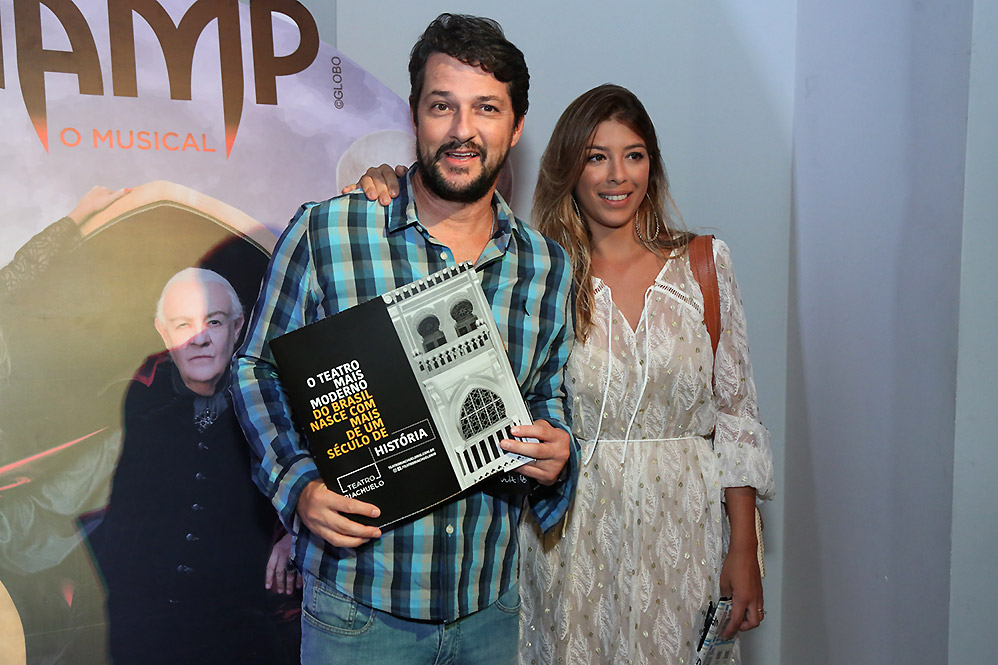Famosos na sessão para convidados do espetáculo Vamp, no Rio