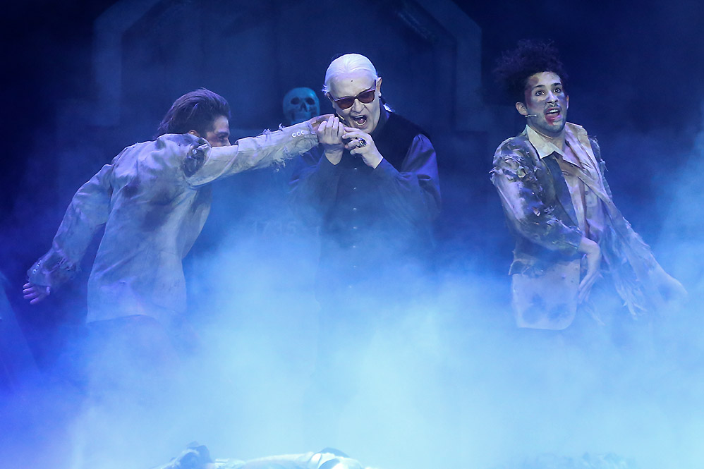 Famosos na sessão para convidados do espetáculo Vamp, no Rio