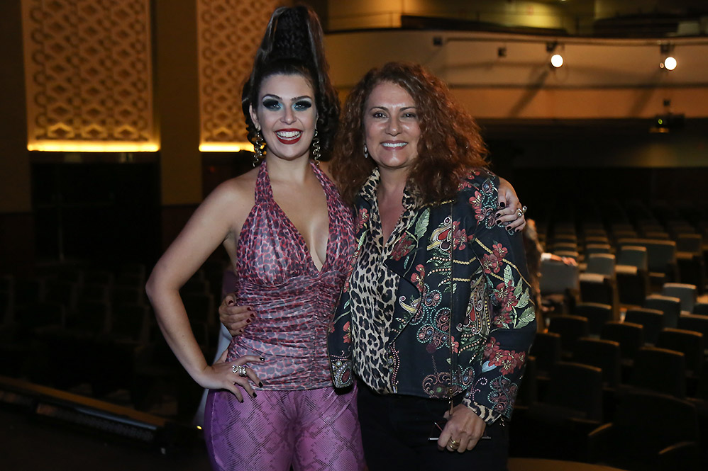 Famosos na sessão para convidados do espetáculo Vamp, no Rio