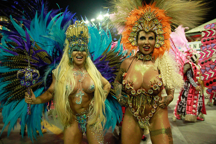 Beldades exibem corpos sarados no Desfile das Campeãs, em SP