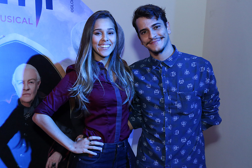 Famosos na sessão para convidados do espetáculo Vamp, no Rio