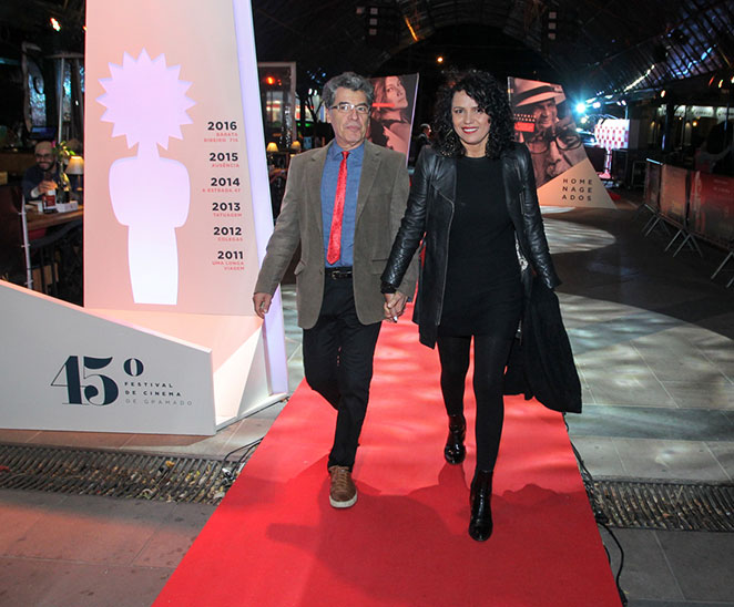 Paulo Betti posa com a ex e a atual em Festival de Cinema