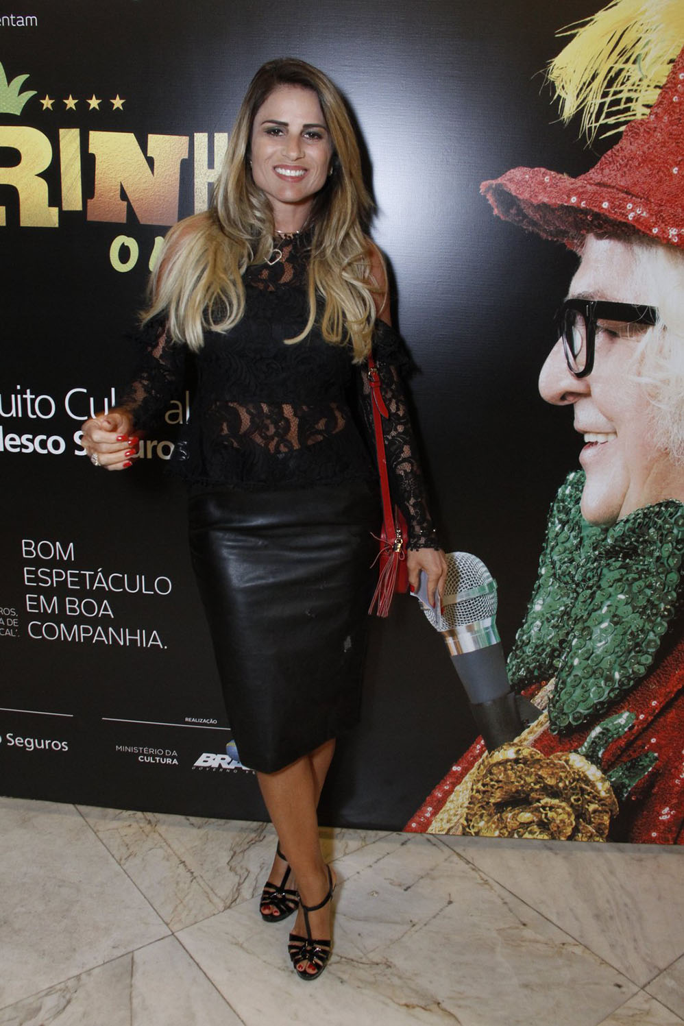 Ana Paula Barbosa na estreia de Chacrinha, o Musical no RJ