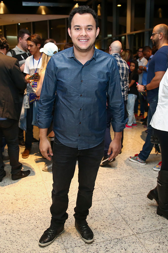 Famosos curtem pré-estréia de Castelo Ra Tim Bum - o Musical