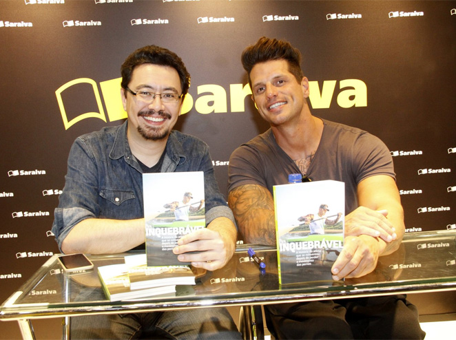 Fernando Fernandes e o jornalista Pablo Miyazawa