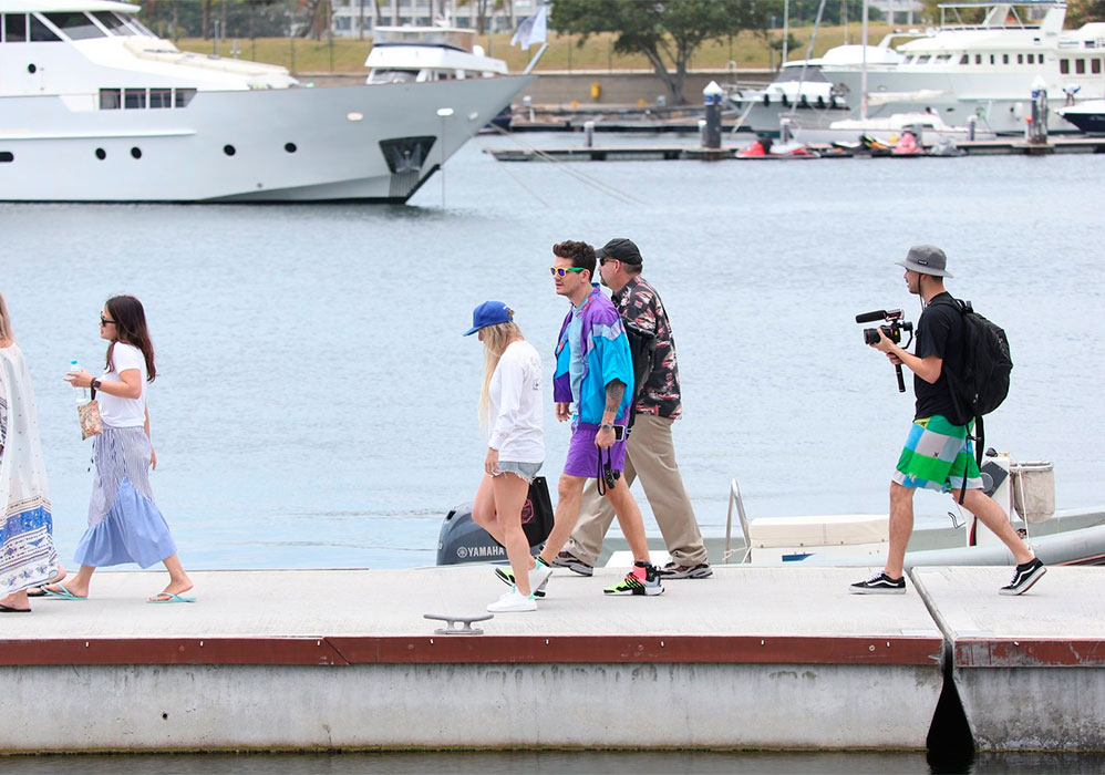 John Mayer passeia de barco no Rio