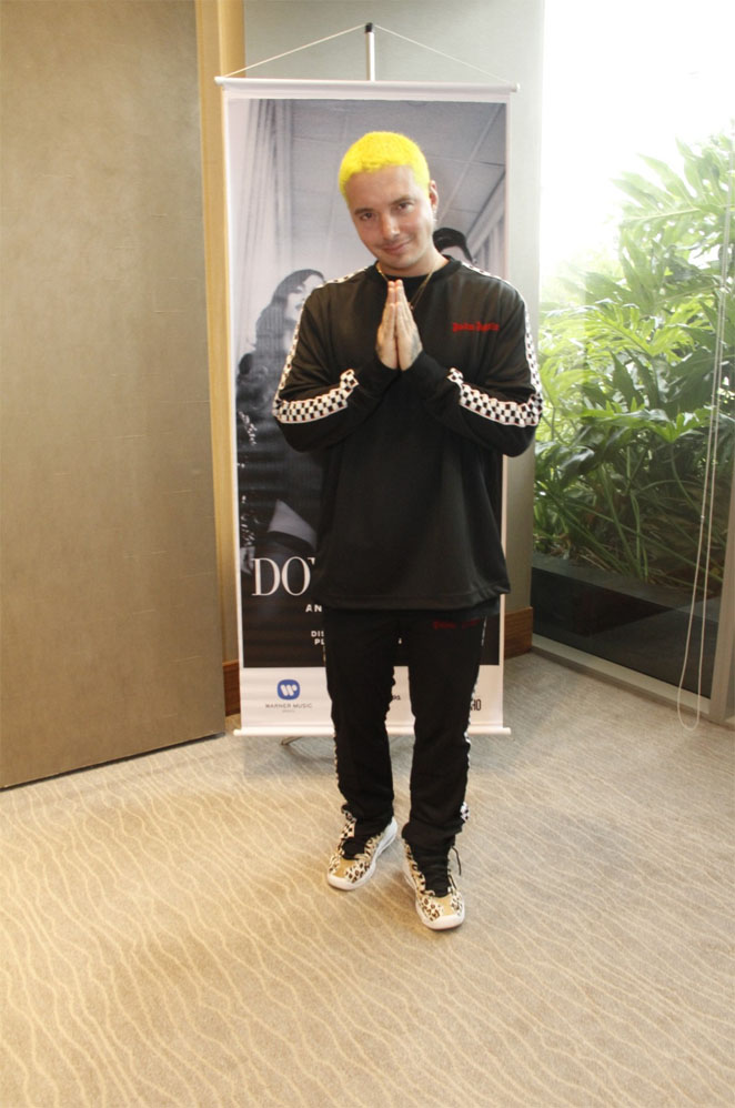 Em coletiva, Anitta lança clipe com J. Balvin