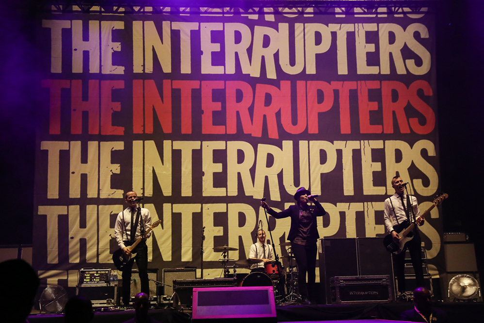 A banda The Interrupters ficou responsável por abrir o show do Green Day, na Jeunesse Arena