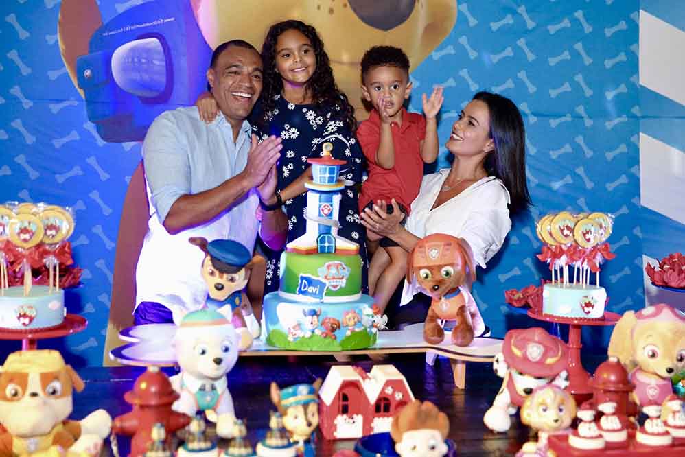 Denilson e Luciele Di Camargo celebram aniversário do filho