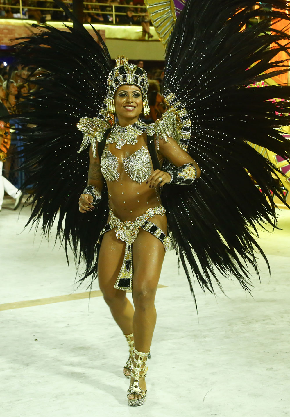 Confira os últimos desfiles das agremiações do Rio