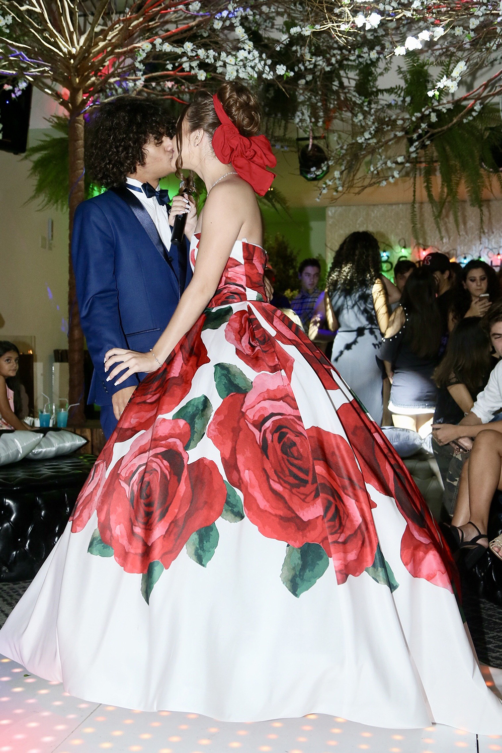 Gabriel Santana e namorada