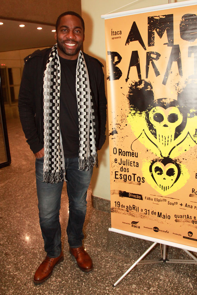 Lázaro Ramos prestigia estreia no teatro