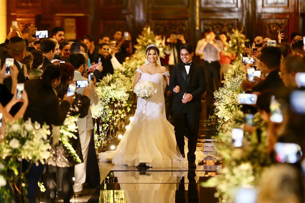 Confira cenas do casamento de Lexa e MC Guimê