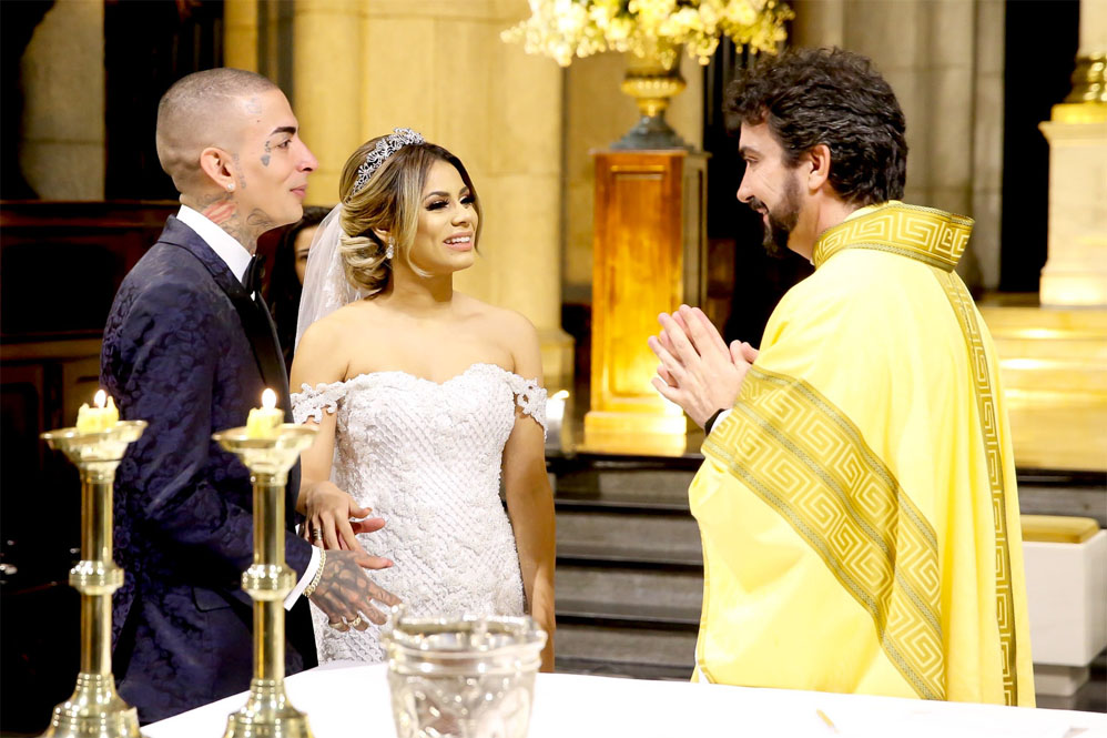Confira cenas do casamento de Lexa e MC Guimê