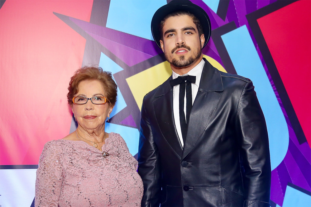 Caio Castro e sua avó supersimpática, Dona Isaura