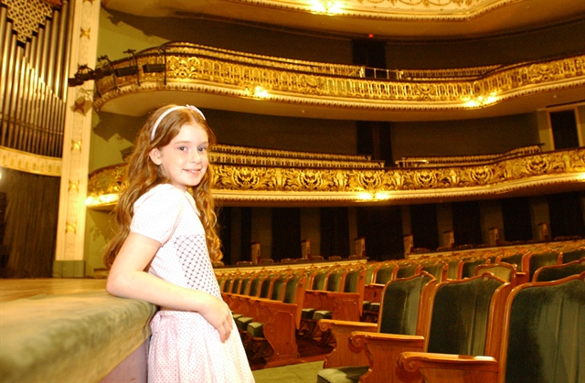 Marina Ruy Barbosa como Sabina