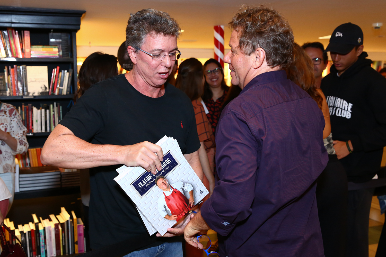 Famosos comparecem em lançamento do livro de Claude Troisgros