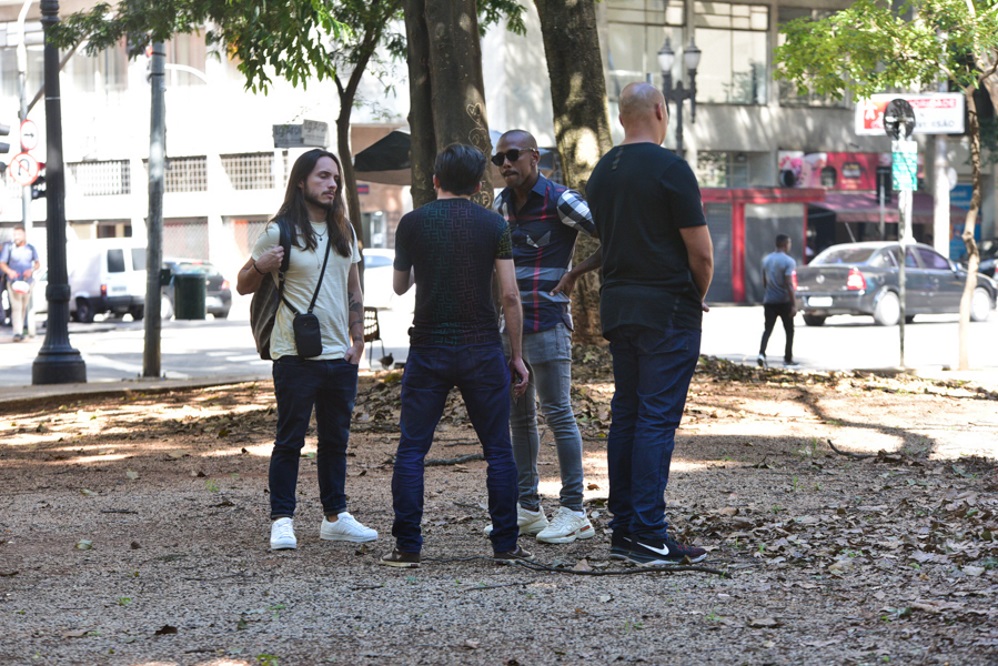 Nego do Borel visita casa de acolhimento a travestis e trans