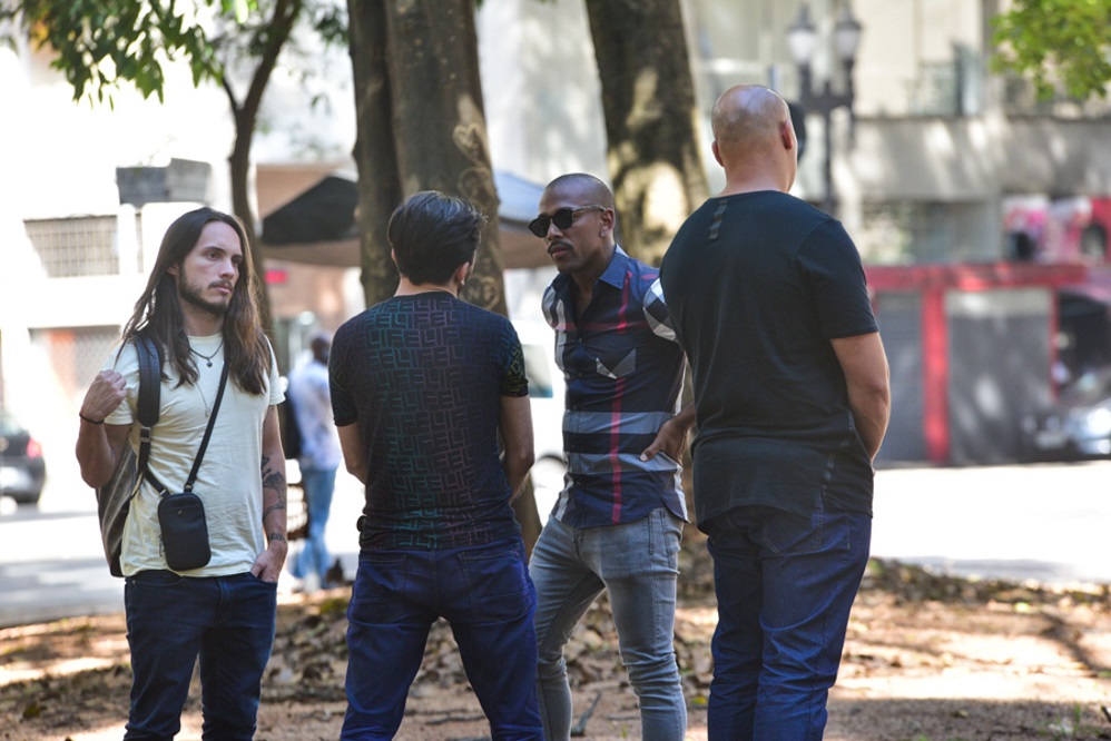 Nego do Borel visita casa de acolhimento a travestis e trans