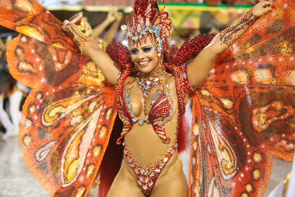 Viviane Araújo desfila no Salgueiro e encanta! Veja as fotos!