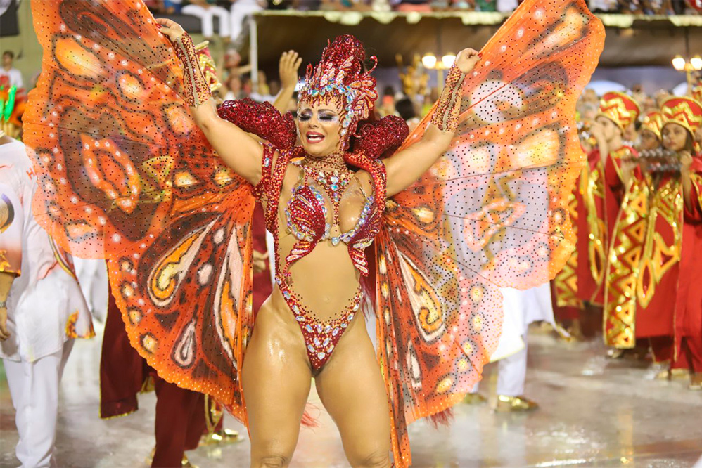 Viviane Araújo desfila no Salgueiro e encanta! Veja as fotos!