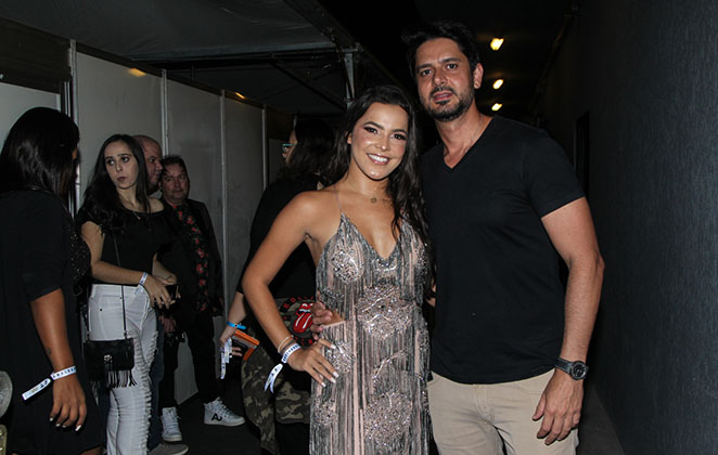 Emilly Araújo e o namorado