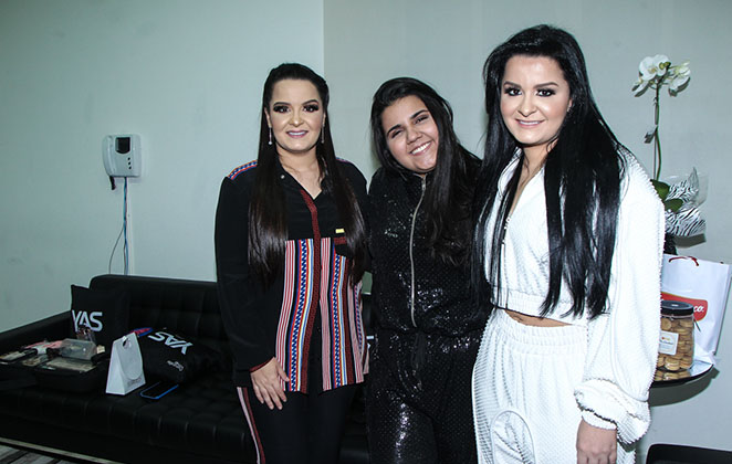 Maiara e Maraisa e Yasmin Santos