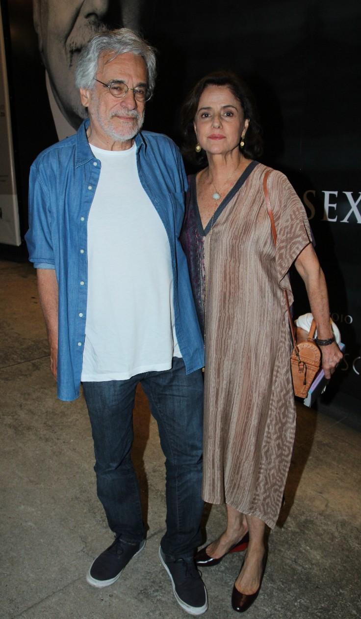 Marieta Severo acompanhada do marido, Aderbal Freire Filho