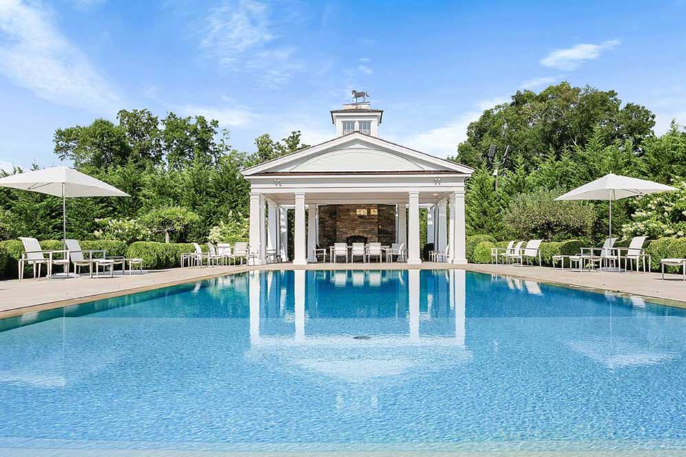 Um integrante da nossa lista que está feliz da vida, pois acabou de vender sua propriedade é Tommy Mottola, marido de Thalia, por US$ 14,8 milhões (R$ 59 milhões)