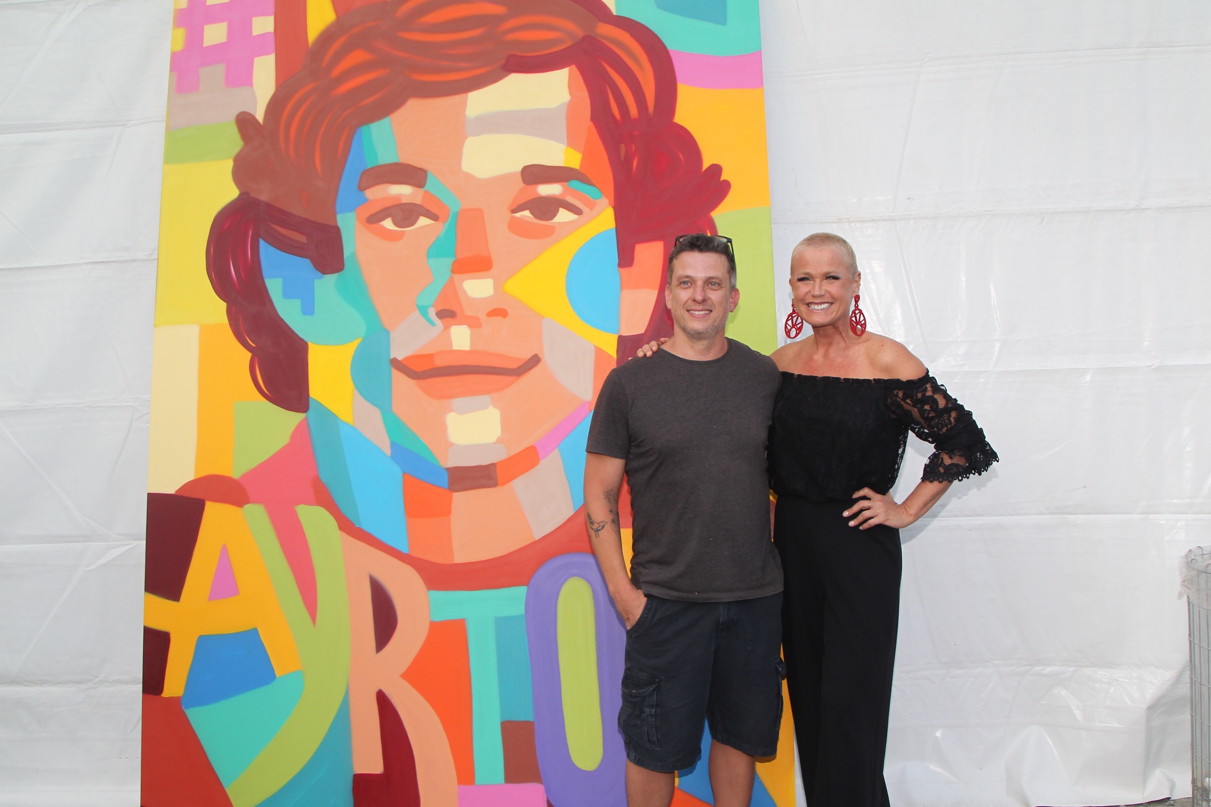 Xuxa e mais famosos participam do Senna Day