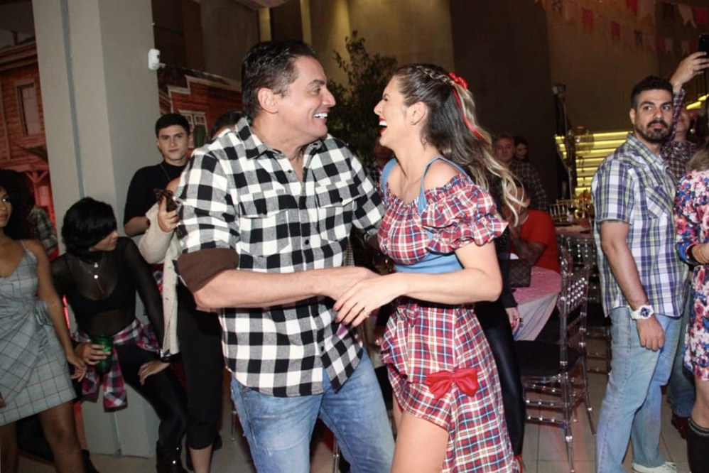 Lívia Andrade e Leo Dias