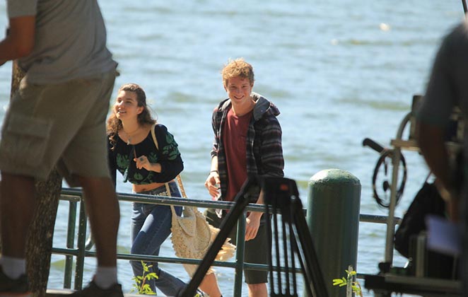 Pedro Novaes e Alanis Guillen gravam cenas românticas de Malhação