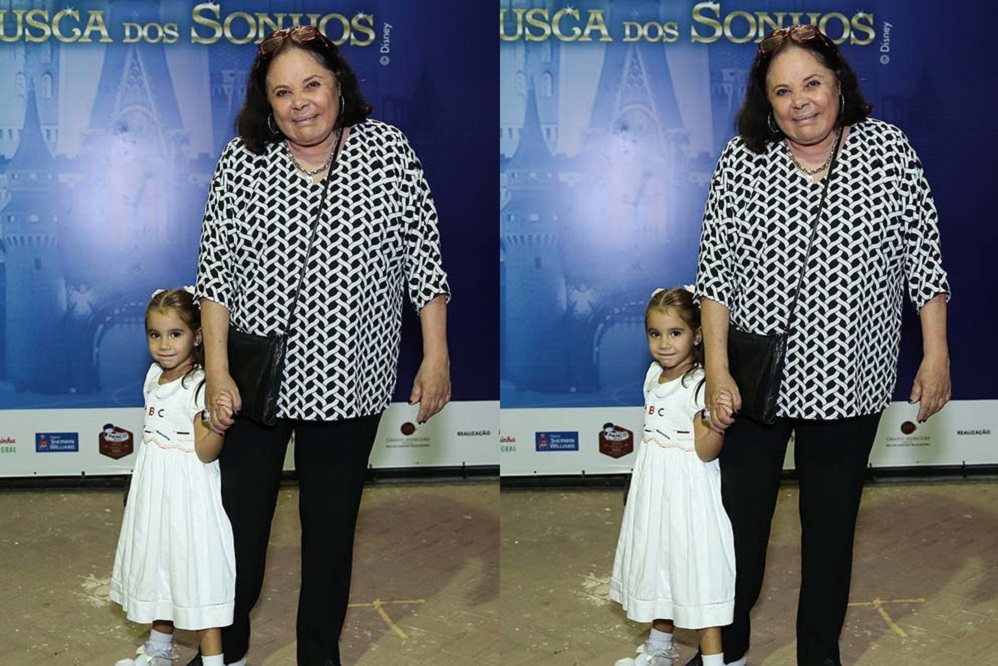 Silvia Secco, mãe de Deborah Secco, com a neta Maria Flor